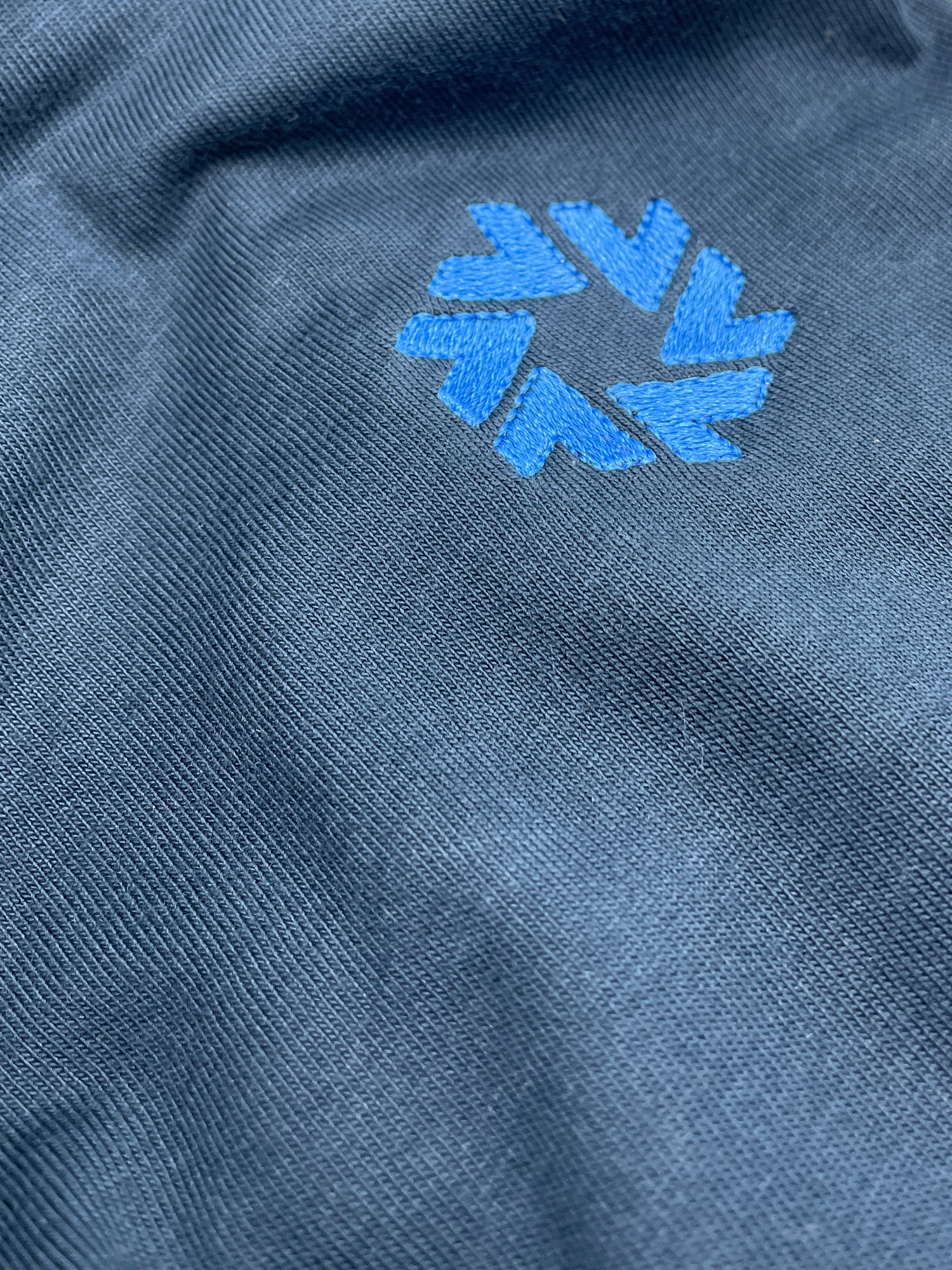 Camiseta AWRA Básica Logo Azul Marinho